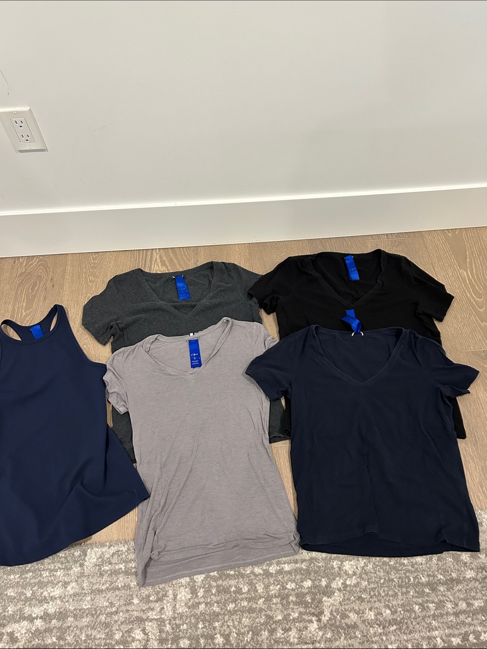 BUNDLE - Kit and Ace tees and tank XS/S
